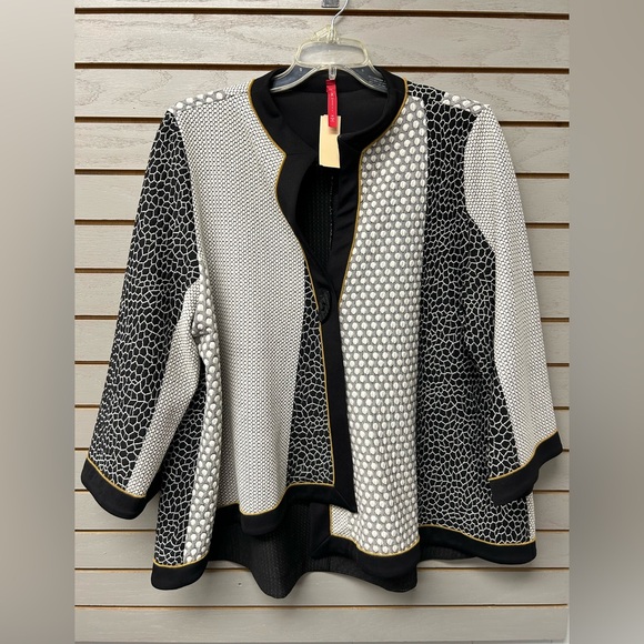 IC By Connie K Jackets & Blazers - Elegant Black and White Women's Blazer